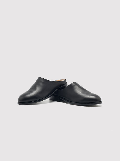 Mafemato women black leather clog side profile with natural wood platform sole